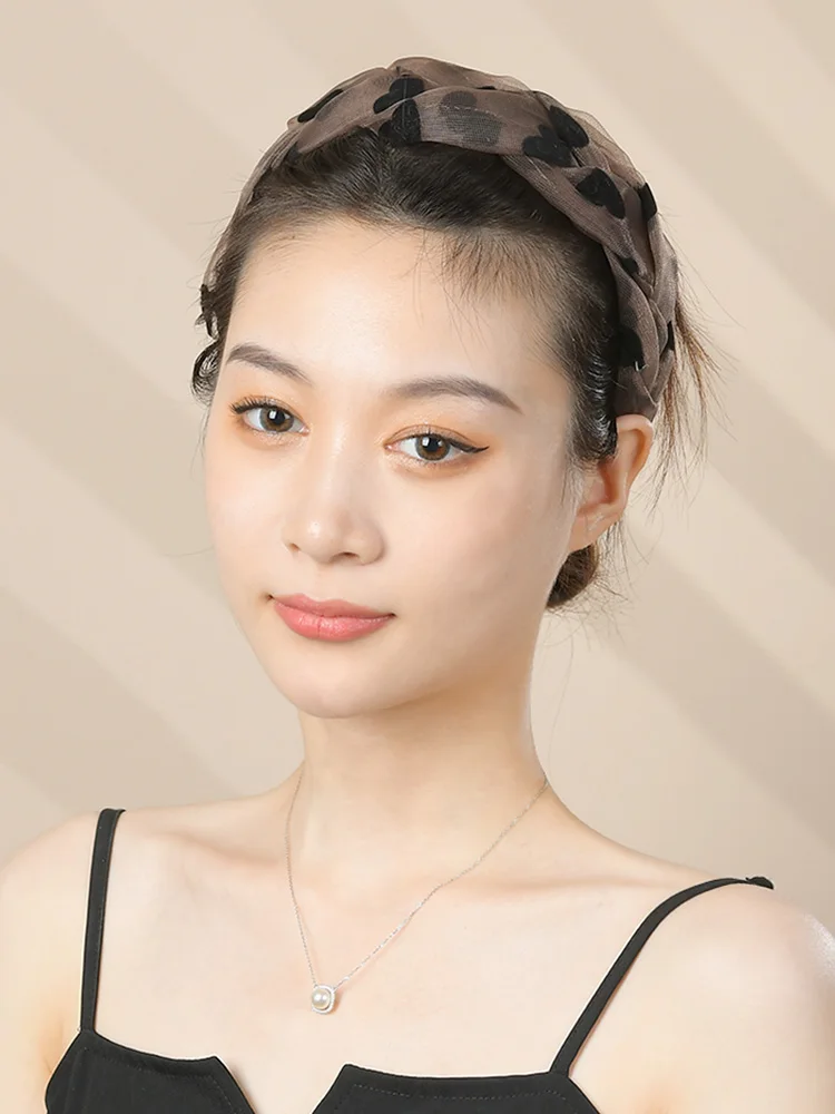 お宮参りにぴったりのヘアバンドはどれがおすすめ？エレガントで小顔効果も実現できるアイテムを徹底解説