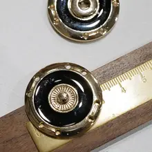 浅金色金属ボタン【黒い内圈・穴あけ不要】