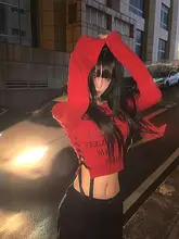 赤のオフショルダー長袖Tシャツ【デザイン性・フィット感・秋用】