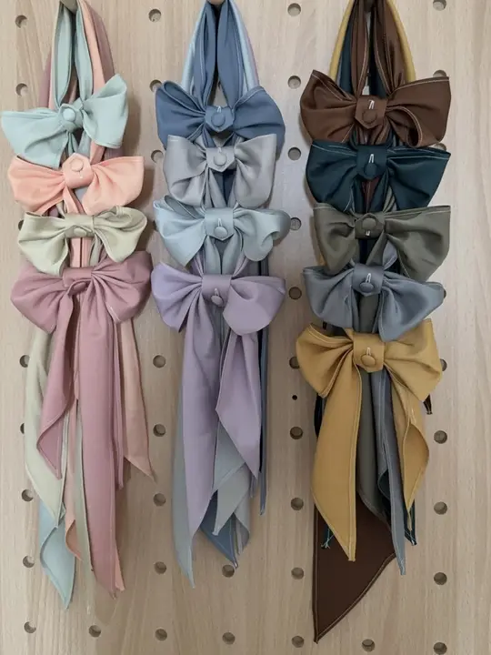 ストライプデザインの蝶結びセーラー服アクセサリー付きシャツ【手作りのネクタイ・リングバックル】