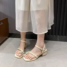 夏用セクシーサンダル【米白色・パール装飾・一文字ストラップ・中ヒール・粗ヒール】（セットアップ対応）