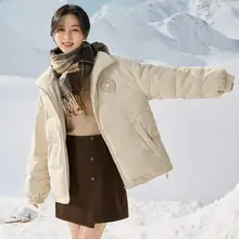 立ち襟デザインの刺繍入りダウンジャケット【秋冬用・極上の柔らかさ・ルーズフィット】