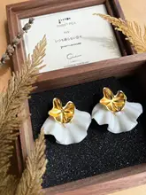 Caicailee アート陶器製 豌豆花デザインイヤリング＆ネックレス【オリジナルデザイン】