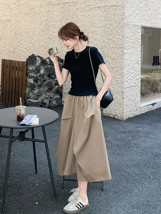 甘美な黒のTシャツとスカート【夏用・優雅なスタイル・体型カバー】（セットアップ対応）