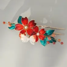 手作りシルク赤い桜と蝶の髪飾り【結婚式・髪型装飾用・女性向け】