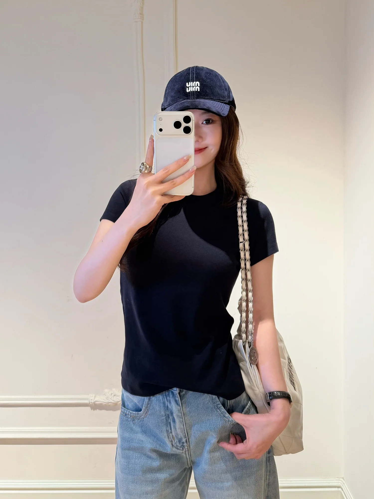 大学生女子が毎日着て安心できるTシャツは、どう選ぶ？