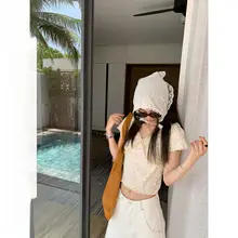 フラワープリントの短袖Vネックトップス【女性用・スリムフィット・夏用】