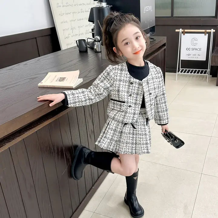 女児用トレンディツイード風ドレス【春秋用・おしゃれなアウター・フルーツ柄・短袖】（セットアップ対応）