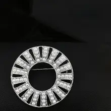 シンプルでおしゃれな円形ブローチ【可愛いデザイン・スーツアクセサリー】