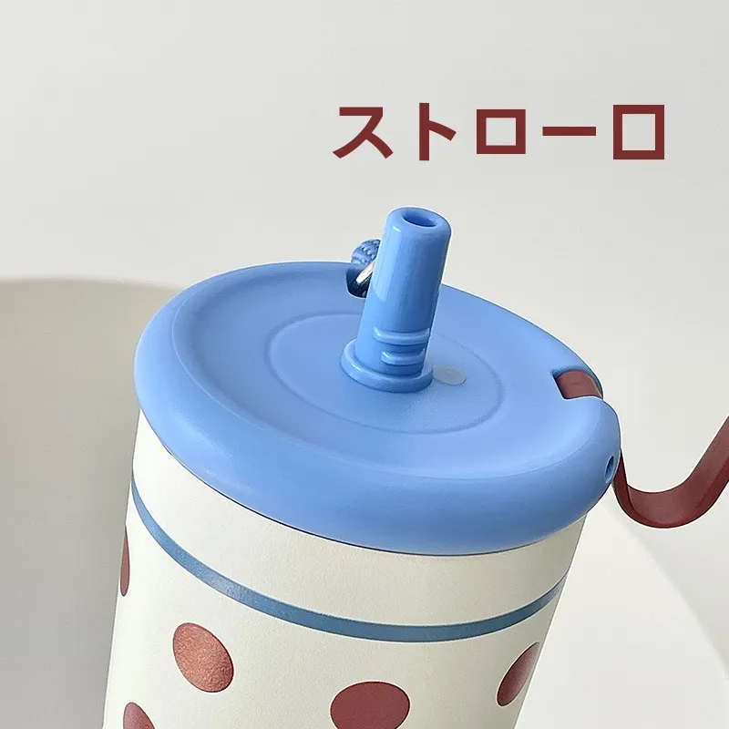 ストロー付き水筒を選ぶときに迷うのは、本当に「大人のスタイル」なのか？