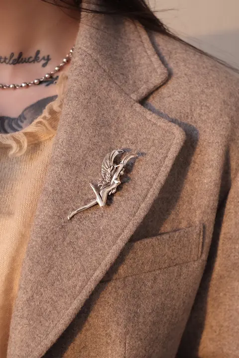 SHUI 925純銀製 バッジ ブローチ 天使の翼デザイン【ヴィンテージスタイル・個性的】