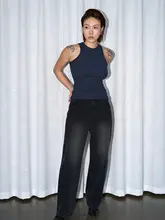 トレンドを意識したシンプルなデザインの低腰ワイドデニムパンツ【フィット・カーゴスタイル】（セットアップ対応）