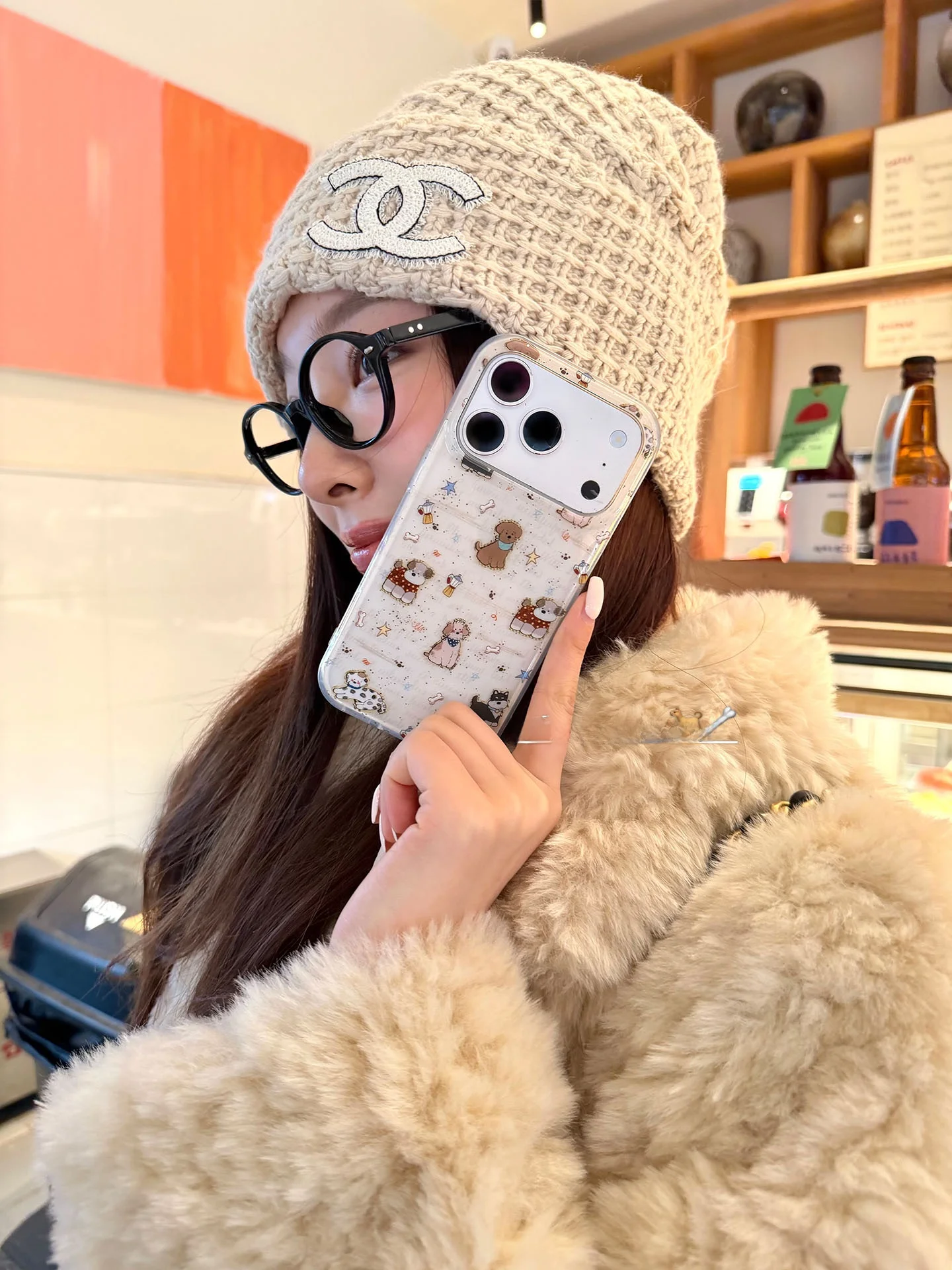可愛い星柄の犬デザインiPhoneケース：全包型で5G対応の保護機能を実現