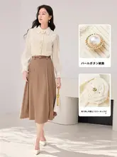 米色の長袖シャツ【重ね着対応・ニットキャミソール付き・女性用】（セットアップ対応）