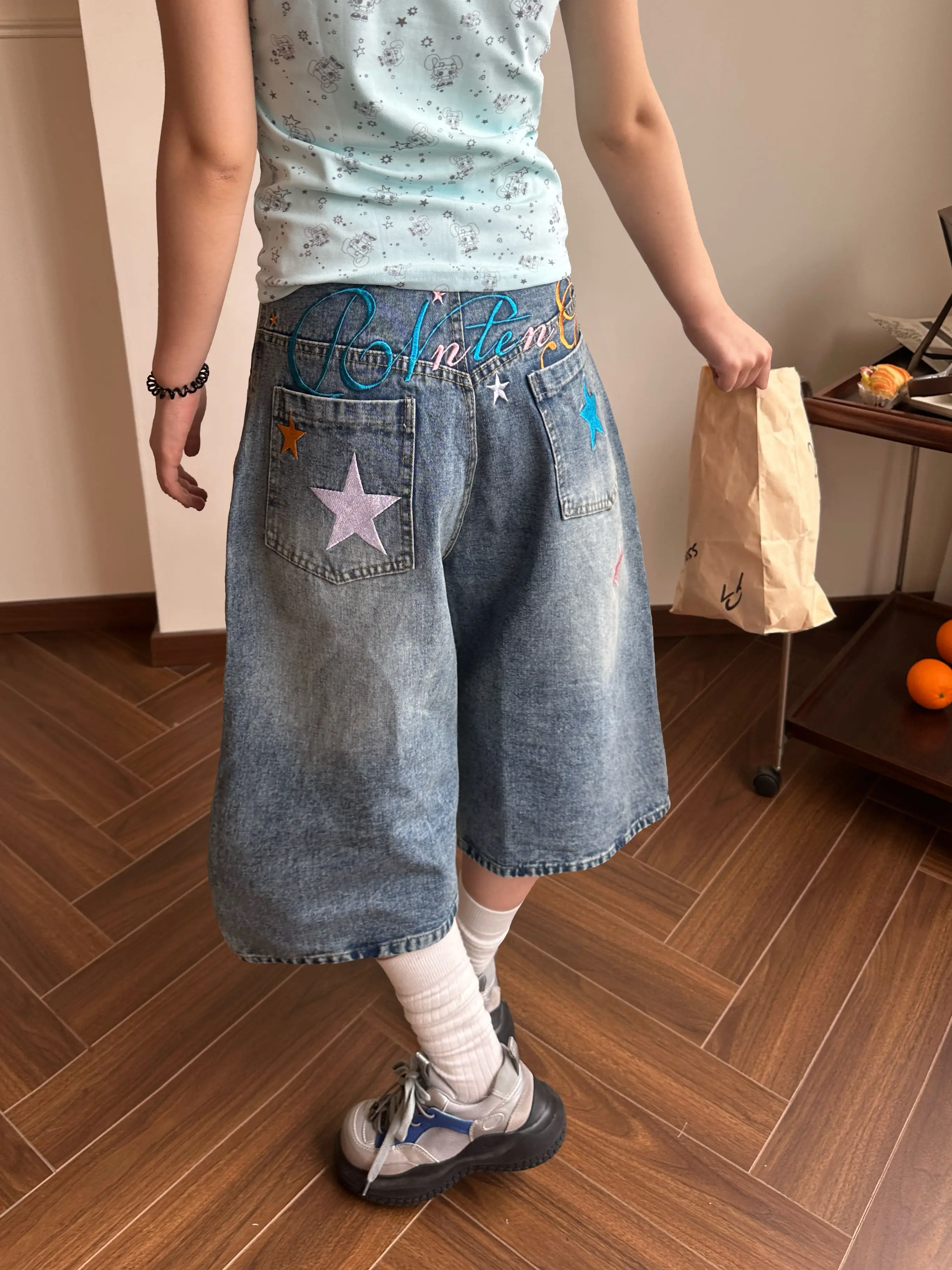 アメリカンヴィンテージ 星柄刺繍入りワイドレッグデニムパンツの特徴と実用性