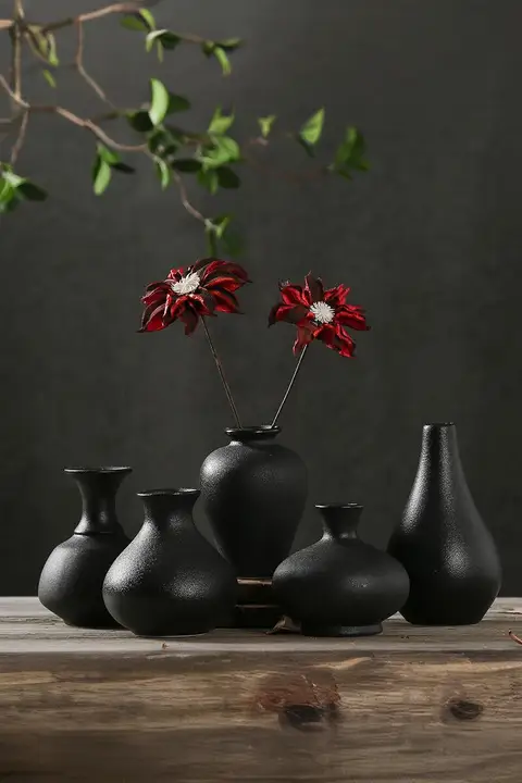黒色陶製ミニ花瓶【ドライフラワー用・和風・インテリア装飾】