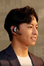 多言語対応のリアルタイム翻訳イヤフォン【Bluetooth・AI翻訳機能・オフライン使用可能】