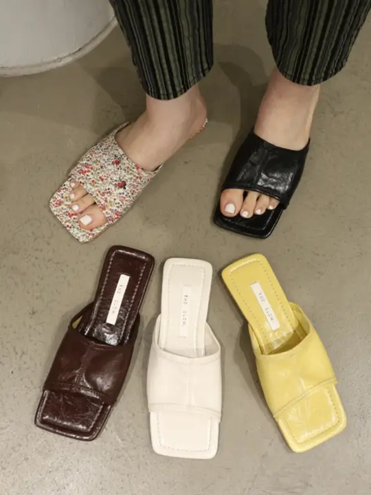 ソウルの小池の2023年新作夏サンダル