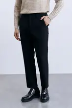 快適でシワになりにくいストレートカジュアルパンツ【ベージュ・中腰・シンプルデザイン】