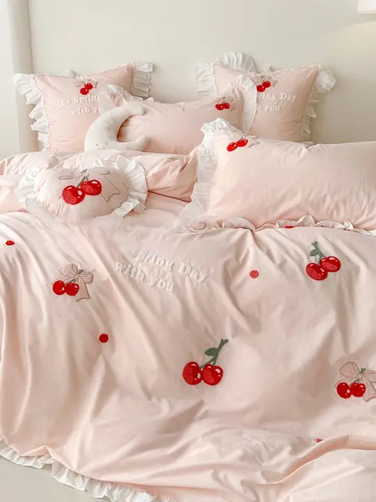 ピンクのコットン刺繍入り四点セット【韓国スタイル・1.8m用・水洗いコットン・寝具一式】
