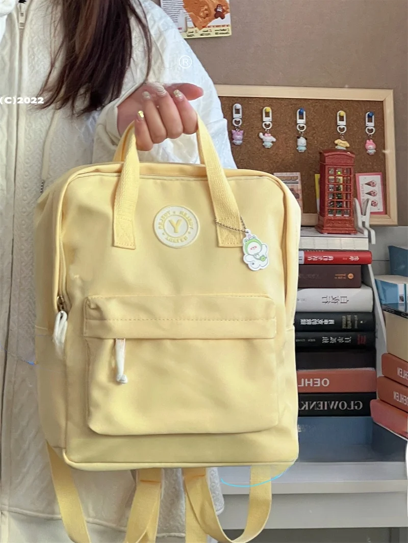 高校生の通学バッグに何が大切？「シンプルさ」と「ファッシ ョン性」のバランスを取る方法とは