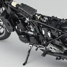 バイク模型【ミニチュア・組み立て式・ヤマハRZ250・一九八〇年モデル】