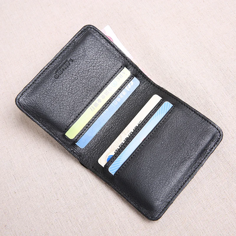 旅行ウォレットはどんなもの？軽量で機能的なミニ財布を選ぶべきポイントとは？