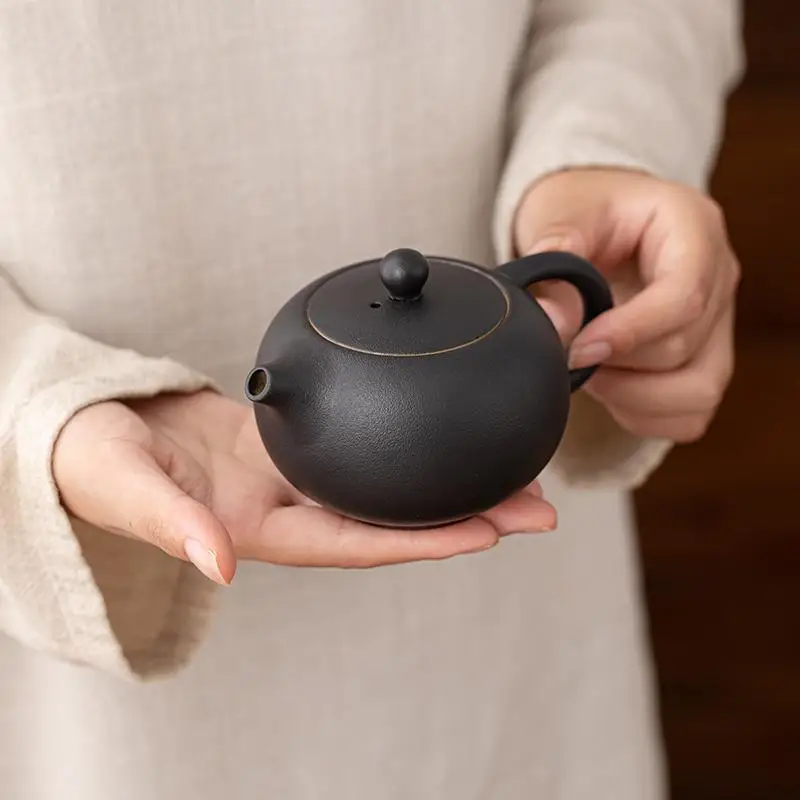 一人暮らし新生活をだけで揃えたら総額いくら？黒陶ティーポットで心の安定を実現