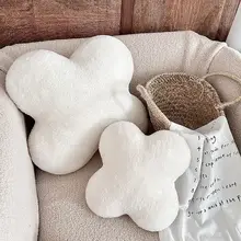 ぬいぐるみ四つ葉のクローバー枕 抱き枕 ソファ リビングルーム