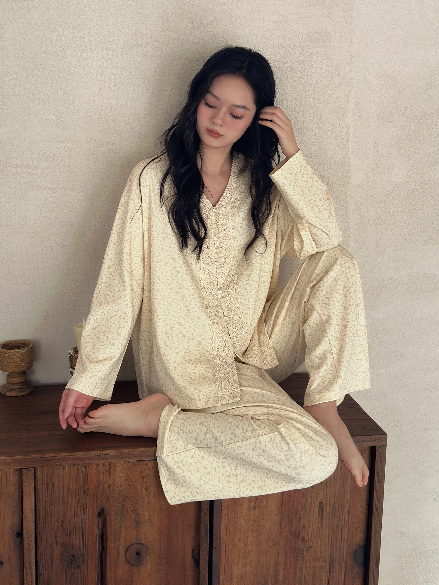 眠れるパジャマを選ぶべきタイミングは？その本質と、本当に体にやさしい理由とは