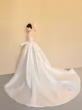 マーメイドデザインのサテン生地ウェディングドレス【シンプルで軽やかな高級感・ビスチェ風】