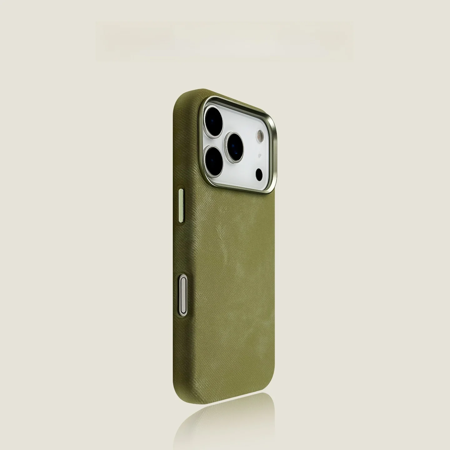 iPhone13 バンパーケースはどんなもの？高級感と耐久性を両立した「フランネル素材ケース」が今、注目されています