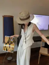 Vネックデザインのオーガニックコットン麻マタニティベストとワイドパンツ（セットアップ対応）