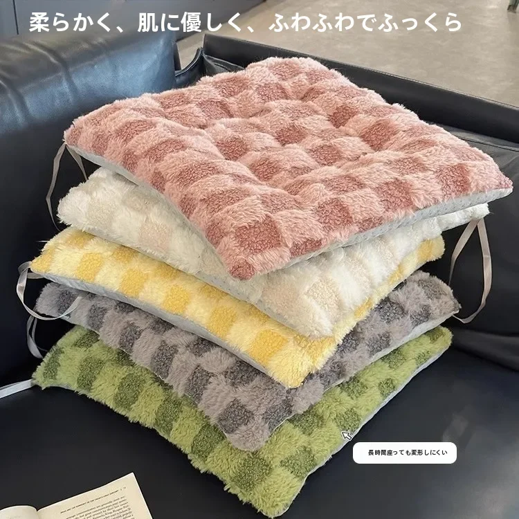 座椅子クッションを選ぶべき理由は？学生やオフィスで使える厚手フリースクッションの選び方