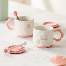 可愛い桜柄のマグカップ【フタ付き・スプーン付き・陶器・朝食用・牛乳やコーヒーに最適】