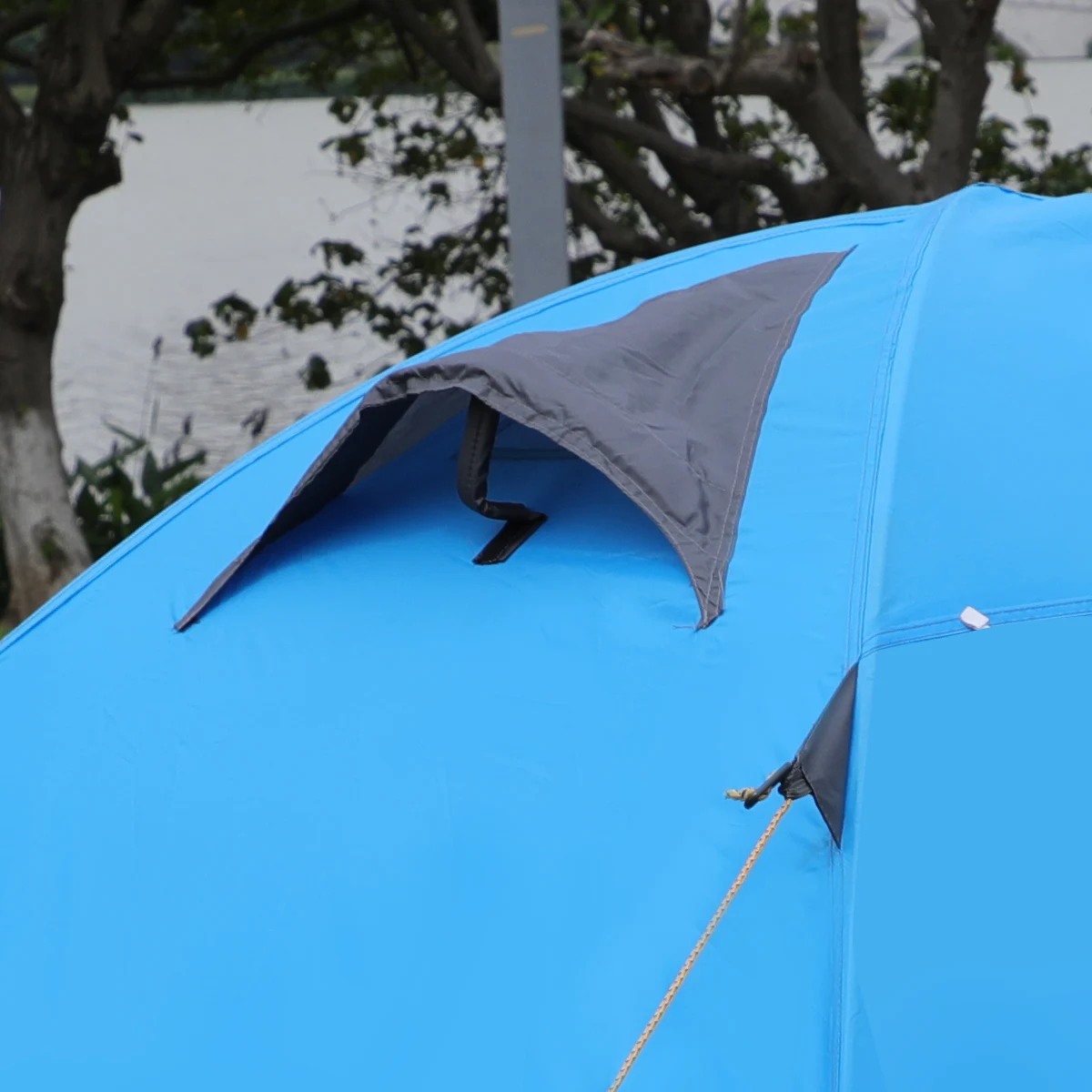 アウトドア用折りたたみテント：防雨・携帯便利・厚手の1人用・2人用対応モデル