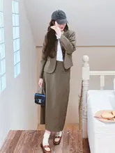 深い茶色のレトロ風デザインコートとスカート【ミニマルスタイル・秋用・女性用】（セットアップ対応）