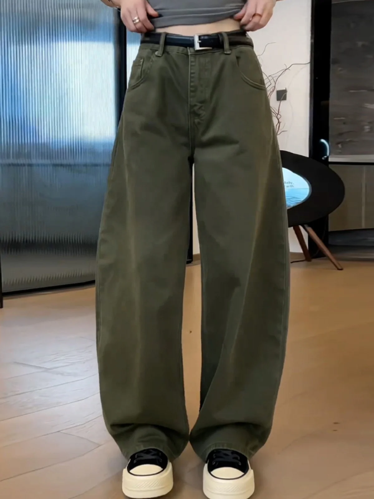 ユニクロ 秋季新作レディースカーキ色デニムパンツ【高腰・ストレート・フィット】（セットアップ対応） ユニクロ コーデ おすすめ