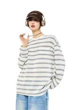 ストライプ柄のゆったりとした長袖Tシャツ【夏用・薄手・紫外線対策】