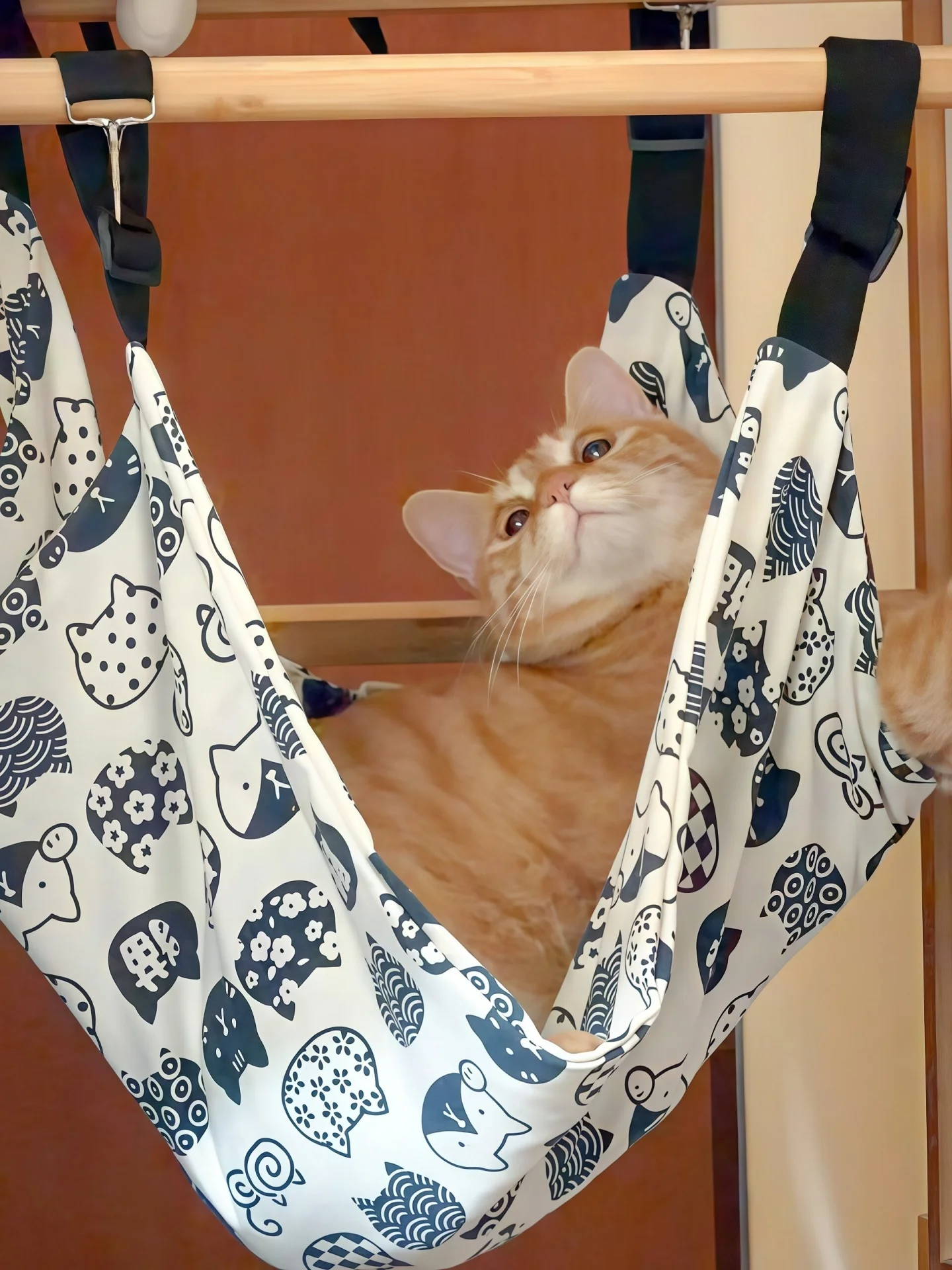 猫用吊りハンモック：通気性に優れた夏季室内避難グッズの実用性と選び方