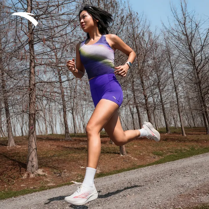 速乾性があり軽やかなランニングタンクトップ【通気性・女性用・夏向け・短袖】