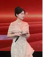 一字肩の輝くイブニングドレス【女性用・高級感あるデザイン・成人式・バースデーパーティー用】