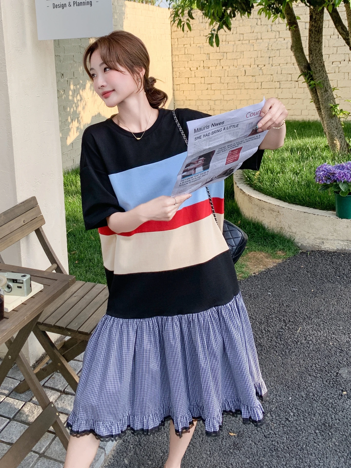 チェック柄のカラーコンビTシャツワンピース：色気コーデの定義と実際の着こなし