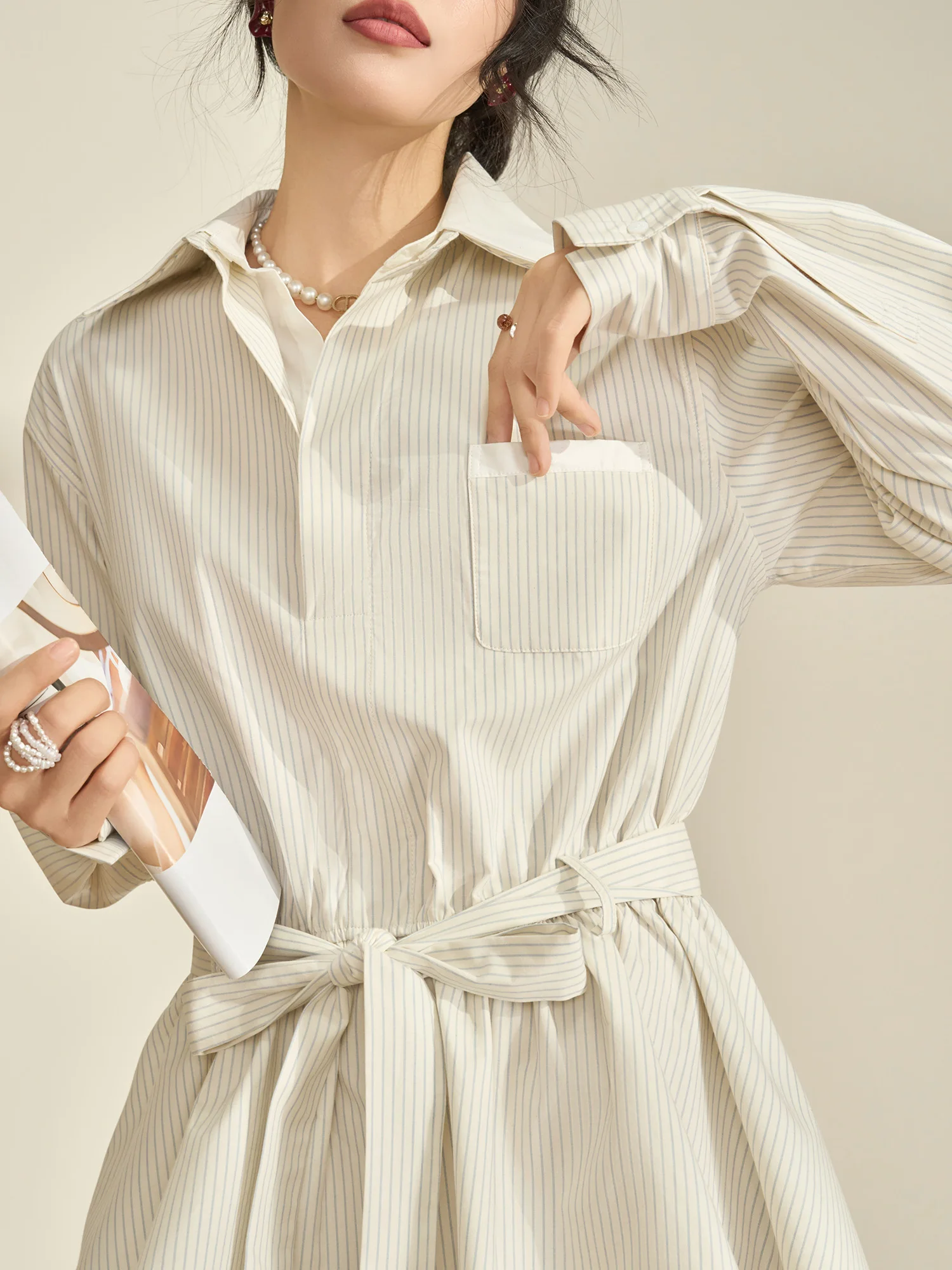 四月下旬に着るべき服装は？流れるようなシルエットのワンピースが解決する理由