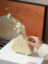 可愛い小花瓶【陶器製・インテリア用・クリエイティブデザイン】