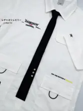 細身デザインの韓国風ネクタイ付きシャツ【男女兼用・シンプルな黒・カジュアルスタイル】