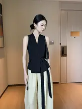 黒のVネックノースリーブブラウス【ウエストリボン・夏用・スリム効果・通勤対応】