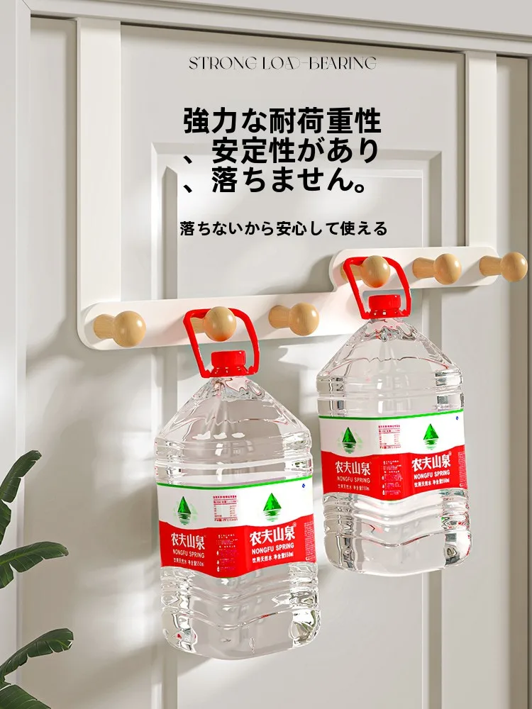 穴あけ不要のドアフックハンガーでクローゼットのデッドスペースを効果的に活用