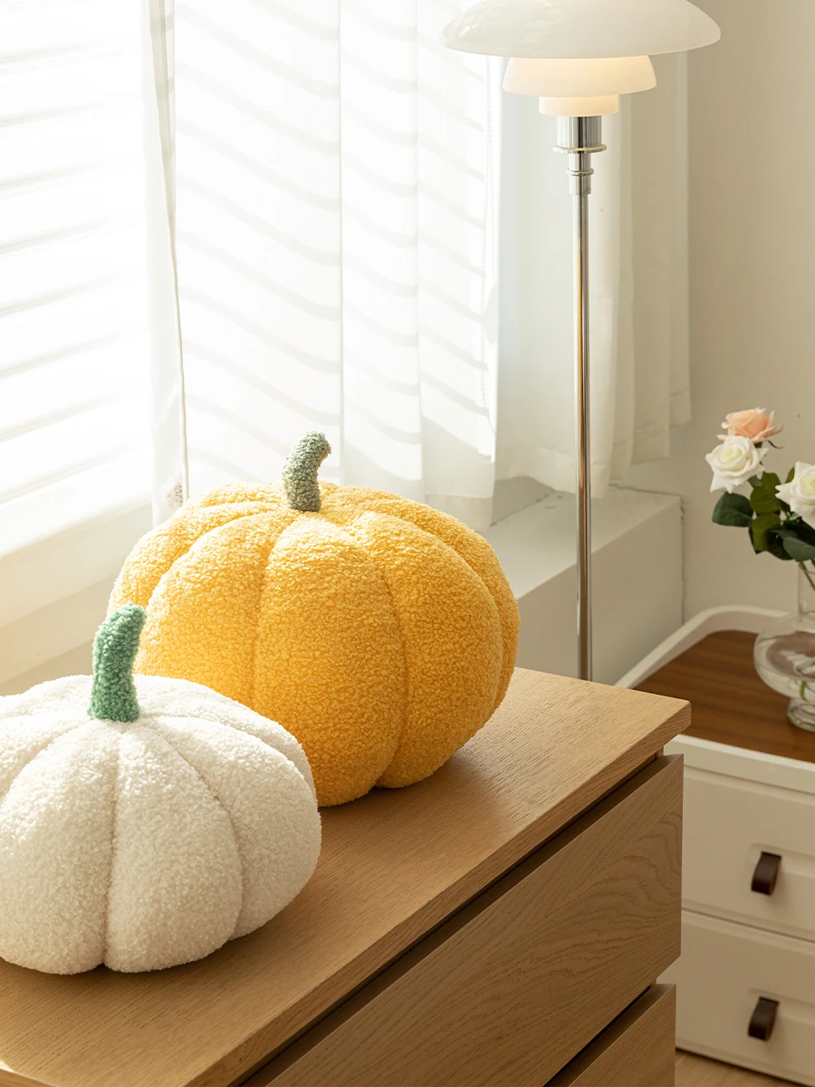 ハロウィン用カボチャのぬいぐるみクッション：親子で楽しめるインテリア装飾の最適選択