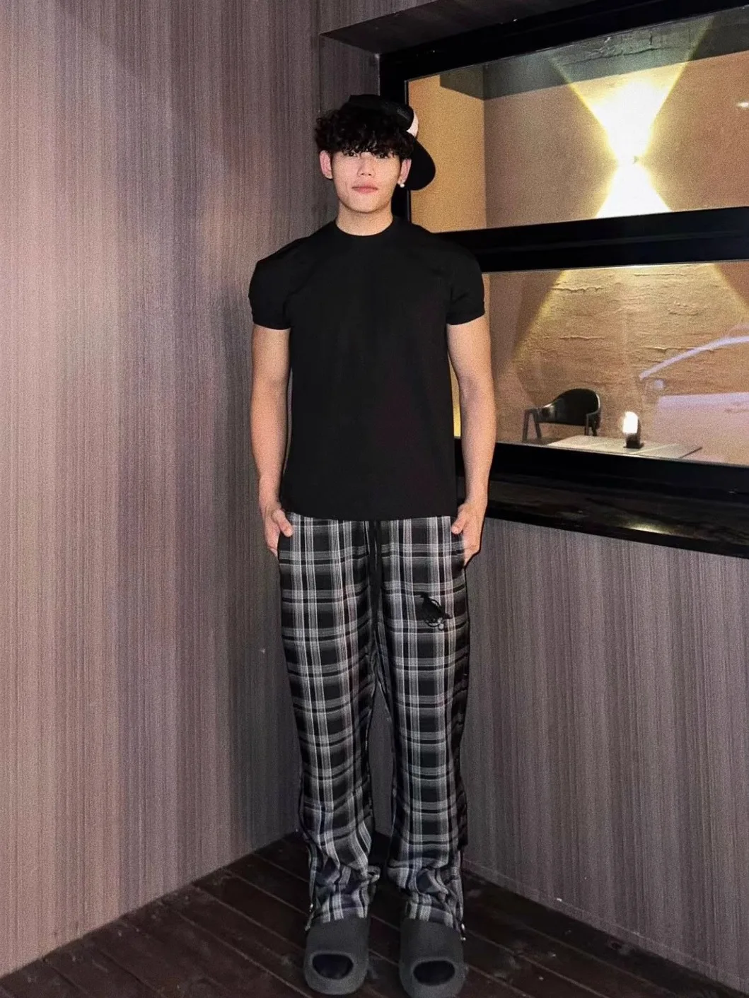 カーゴパンツ メンズ コーデ 完全ガイド｜通勤・日常で失敗しない選び方と組み合わせ術